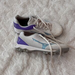 Mizuno Purple and Gray baseball cleats size 4.5
